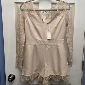 Last Chance! Cupcakes and Cashmere jumper NWT, size 4, cream color, lace sleeves